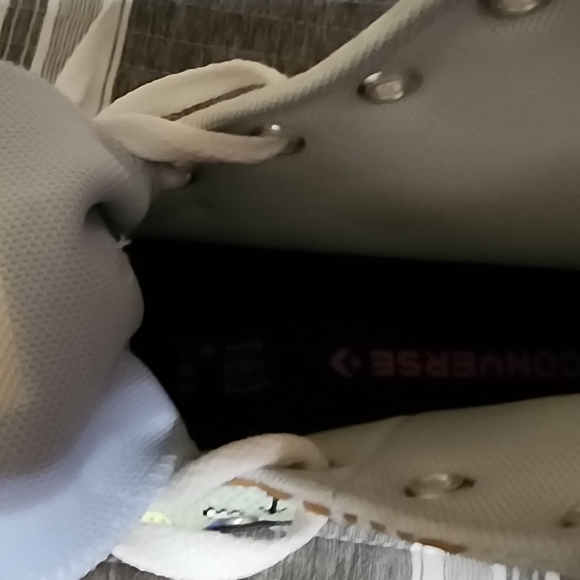 Brand New Womens Converse Size 5 & 6 - Picture 3 of 8